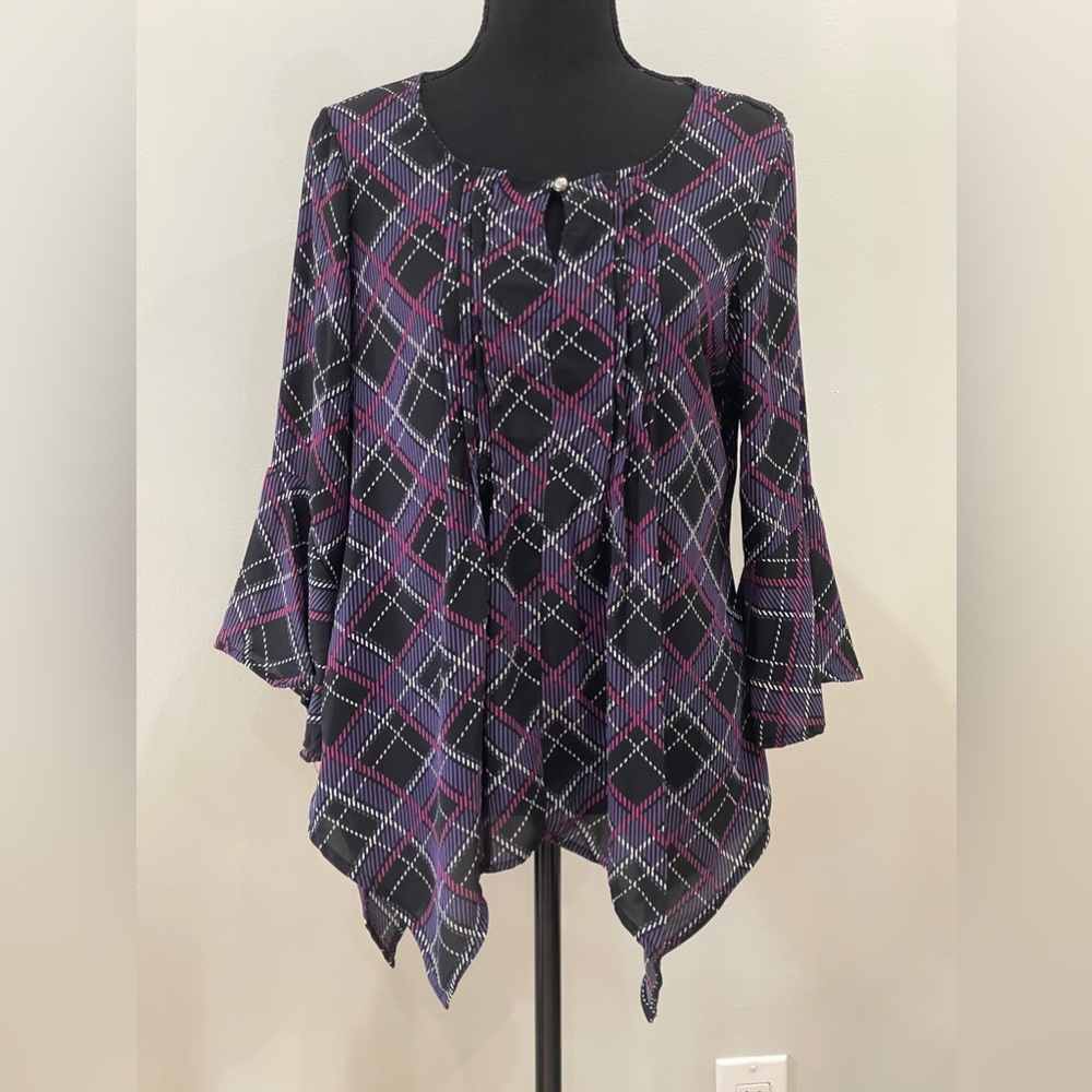 NY Collection M Pleated Blouse Keyhole Front Flare‎ Sleeves